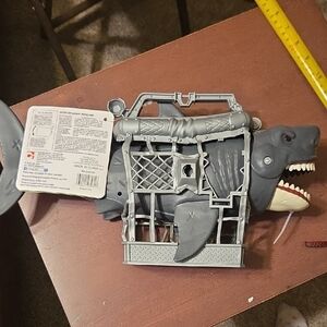 Motorized Chomping Shark
